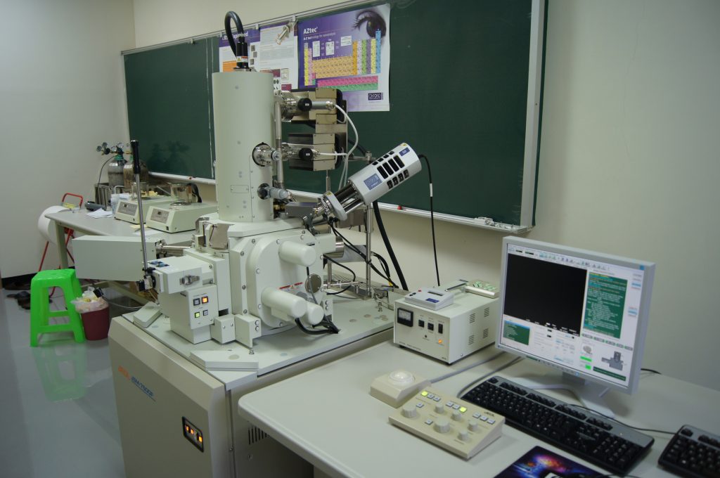 超高解析度熱場發射掃描式電子顯微鏡(FE-SEM)