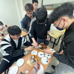 LINE_ALBUM_祝老師生日快樂！_230425_8