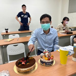 LINE_ALBUM_祝老師生日快樂！_230425_9